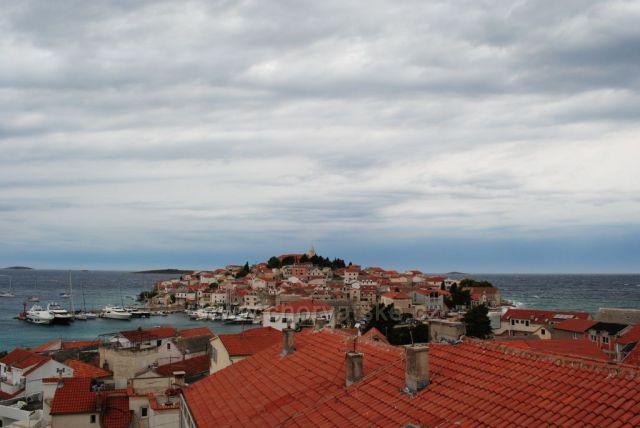 Primošten výhľad na staré mesto