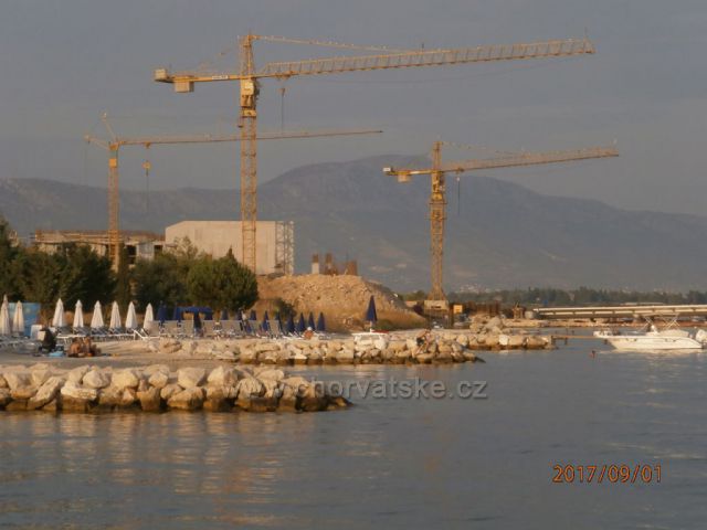 Nový most ne a ne postavit,snad v nové sezoně.