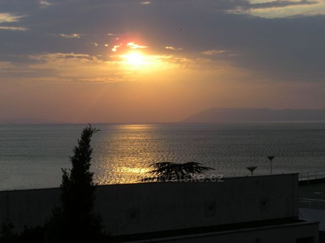 pohľad na západ slnka v Podgore