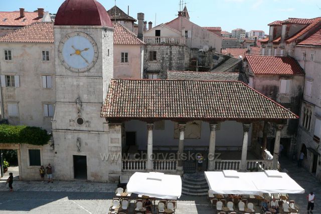Trogir
Gradska lože (soudní dvůr)