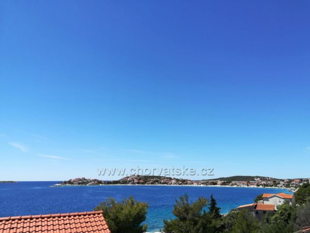 pohled na Sevid z terasy našeho apartmánu