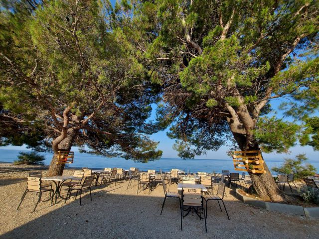 Bistro LORI pláž Dračevac